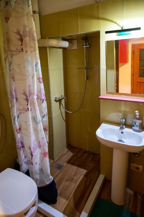 Mi Casa Es Tu Casa - Shkodra Backpackers Hostel Екстер'єр фото