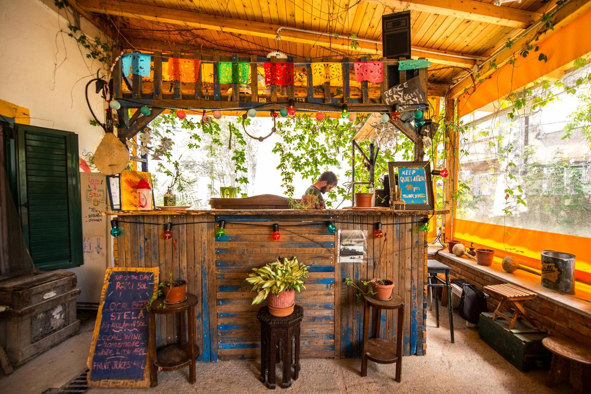 Mi Casa Es Tu Casa - Shkodra Backpackers Hostel Екстер'єр фото