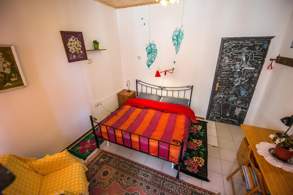 Mi Casa Es Tu Casa - Shkodra Backpackers Hostel Екстер'єр фото